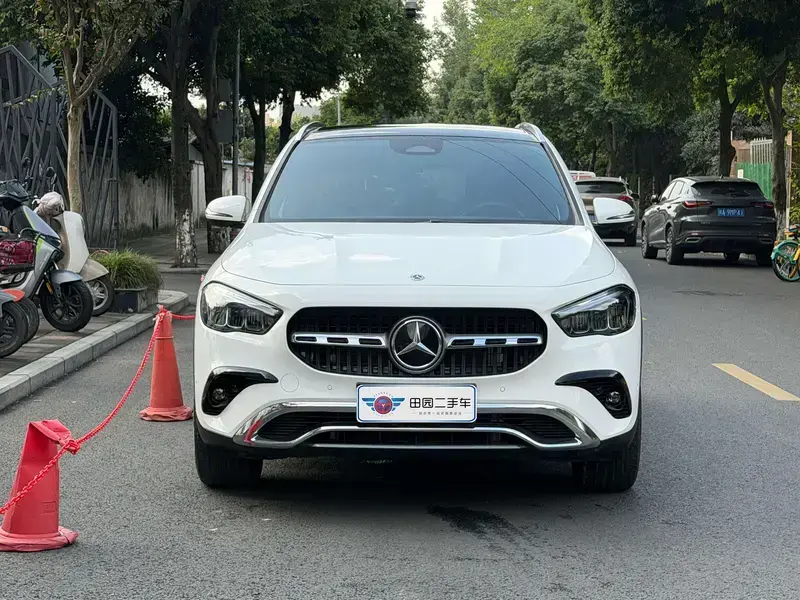 2024 Mercedes-Benz GLA с пробегом 15 000 км