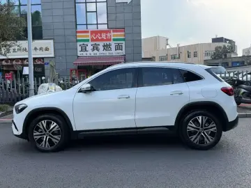 2024 Mercedes-Benz GLA с пробегом 15 000 км
