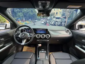 2024 Mercedes-Benz GLA с пробегом 15 000 км