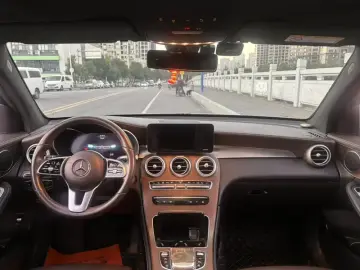 2022 Mercedes-Benz GLC с пробегом 70 000 км