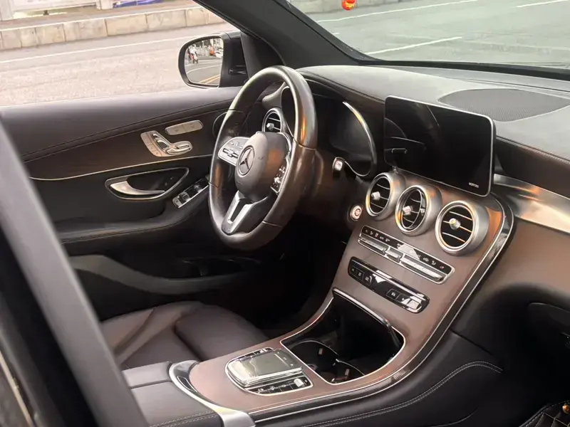 2022 Mercedes-Benz GLC с пробегом 70 000 км