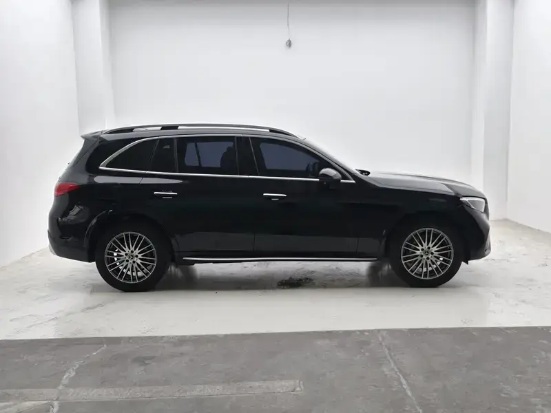 2025 Mercedes-Benz GLC с пробегом 13 400 км
