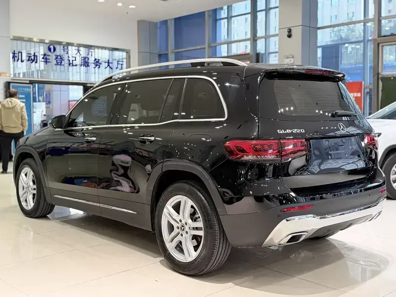 2023 Mercedes-Benz GLB с пробегом 24 000 км