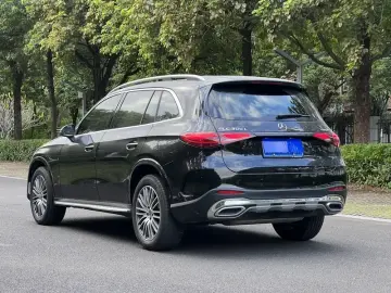2025 Mercedes-Benz GLC с пробегом 10 800 км