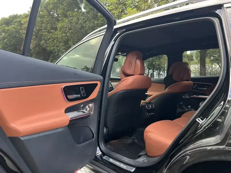 2025 Mercedes-Benz GLC с пробегом 10 800 км