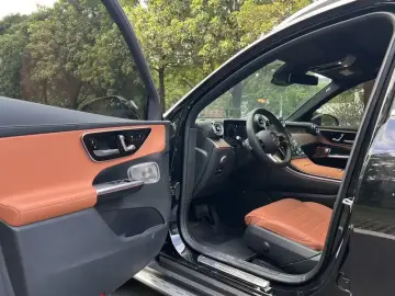 2025 Mercedes-Benz GLC с пробегом 10 800 км