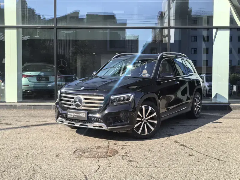 2025 Mercedes-Benz GLB с пробегом 17 000 км