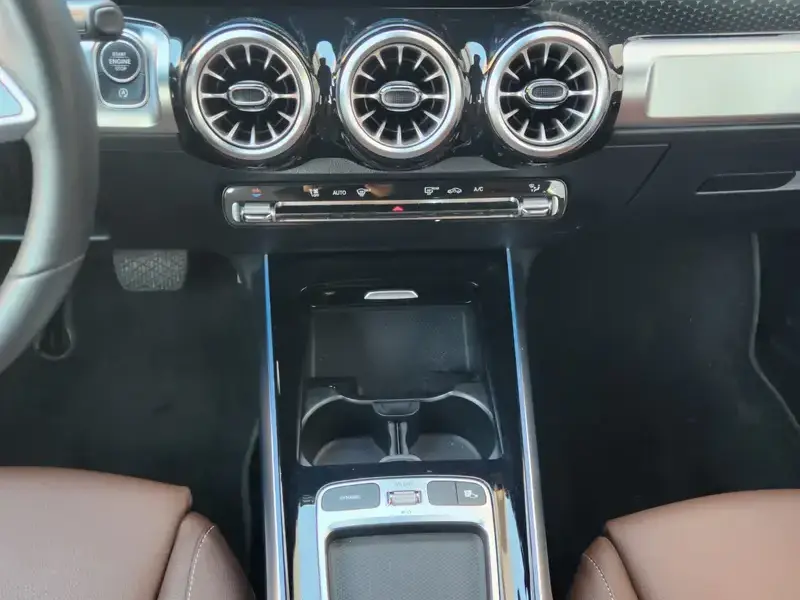 2025 Mercedes-Benz GLB с пробегом 17 000 км
