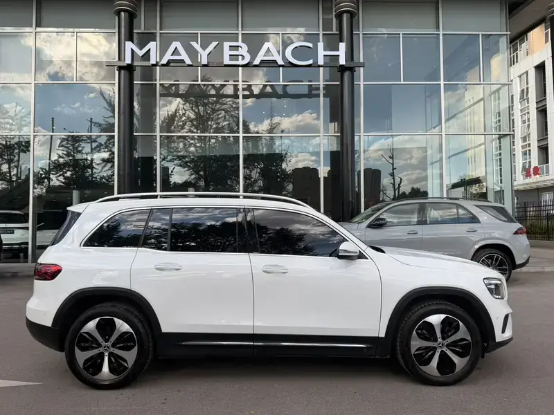 2023 Mercedes-Benz GLB с пробегом 30 000 км