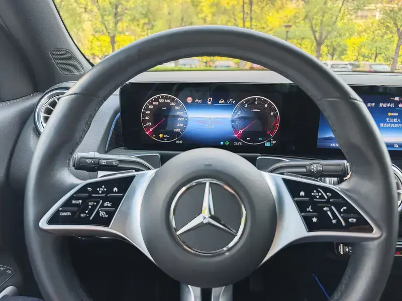 2025 Mercedes-Benz GLB с пробегом 20 000 км