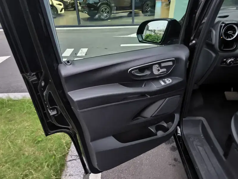 2024 Mercedes-Benz Vito с пробегом 8 300 км