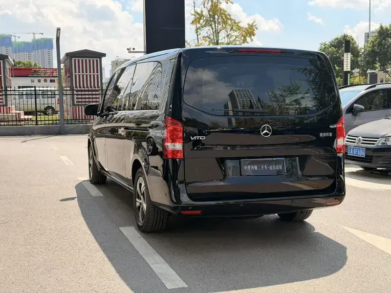 2025 Mercedes-Benz Vito с пробегом 17 000 км