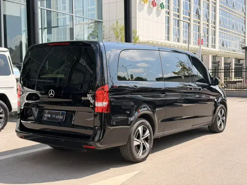 2025 Mercedes-Benz Vito с пробегом 17 000 км