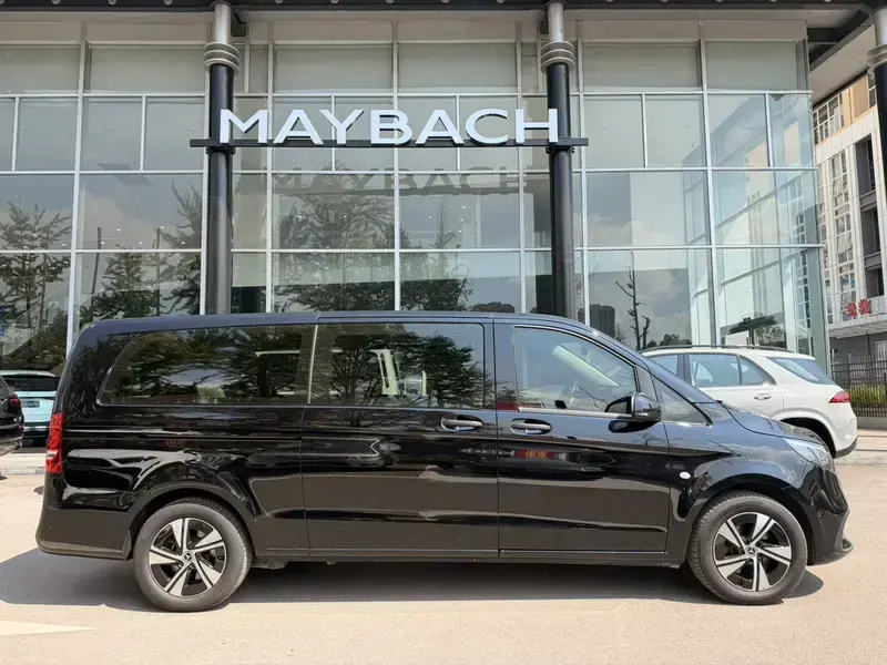 2025 Mercedes-Benz Vito с пробегом 17 000 км
