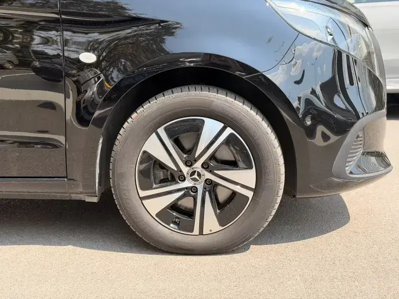 2025 Mercedes-Benz Vito с пробегом 17 000 км