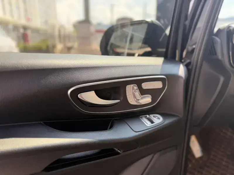2025 Mercedes-Benz Vito с пробегом 17 000 км