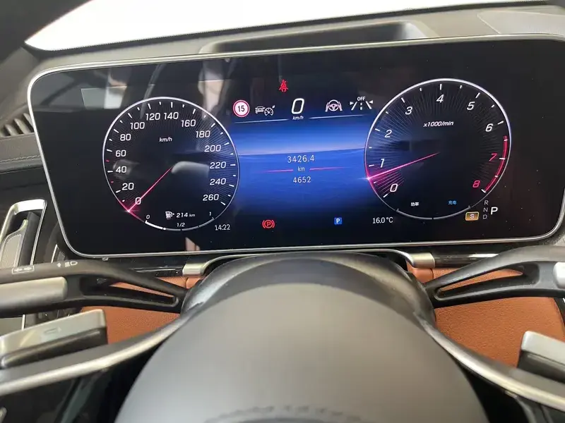 2025 Mercedes-Benz Maybach S-Класс с пробегом 4 600 км