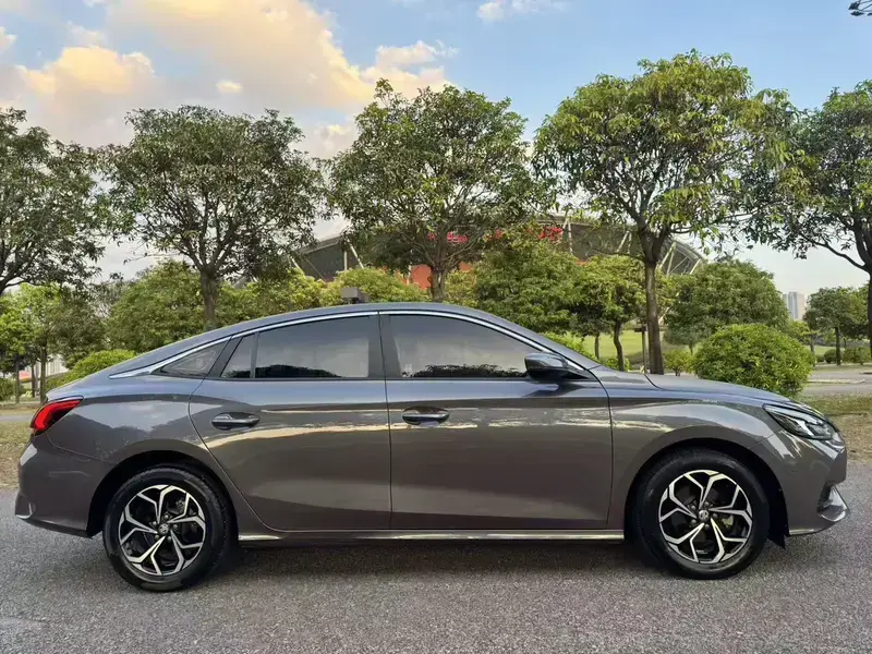 2021 MG 5 с пробегом 32 000 км