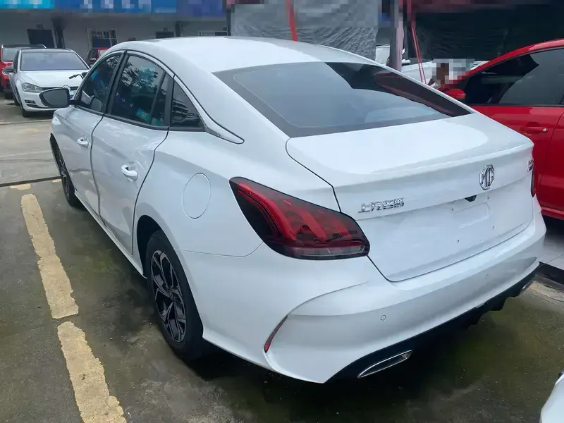 2023 MG 5 с пробегом 32 000 км