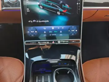 2025 Mercedes-Benz Maybach S-Класс с пробегом 5 000 км