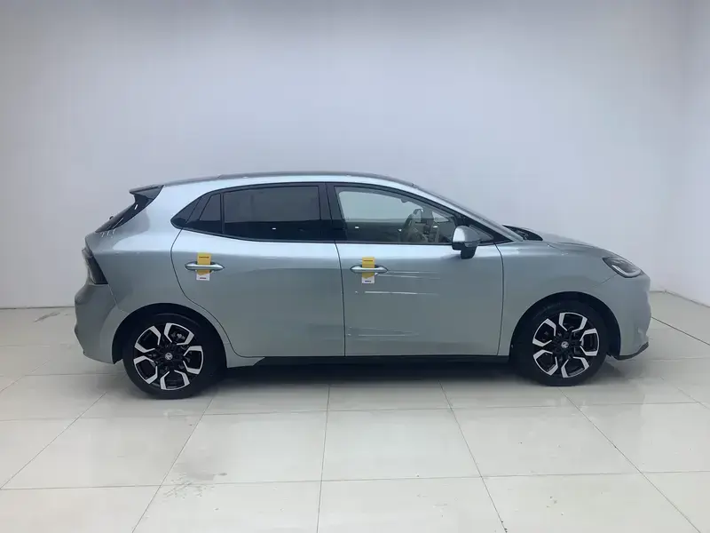 2026 MG 4 EV с пробегом 12 300 км