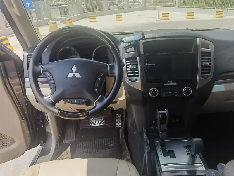 2017 Mitsubishi Pajero с пробегом 120 000 км