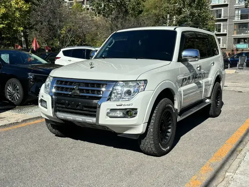 2018 Mitsubishi Pajero с пробегом 127 000 км