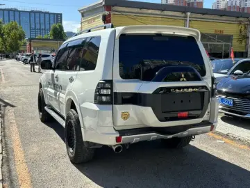 2018 Mitsubishi Pajero с пробегом 127 000 км