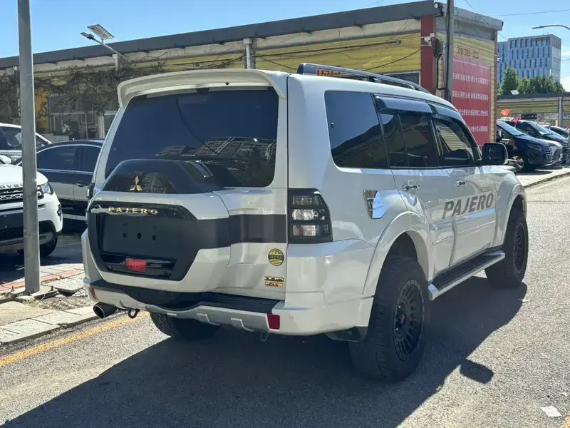 2018 Mitsubishi Pajero с пробегом 127 000 км