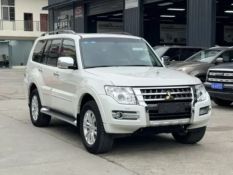 2018 Mitsubishi Pajero с пробегом 143 000 км
