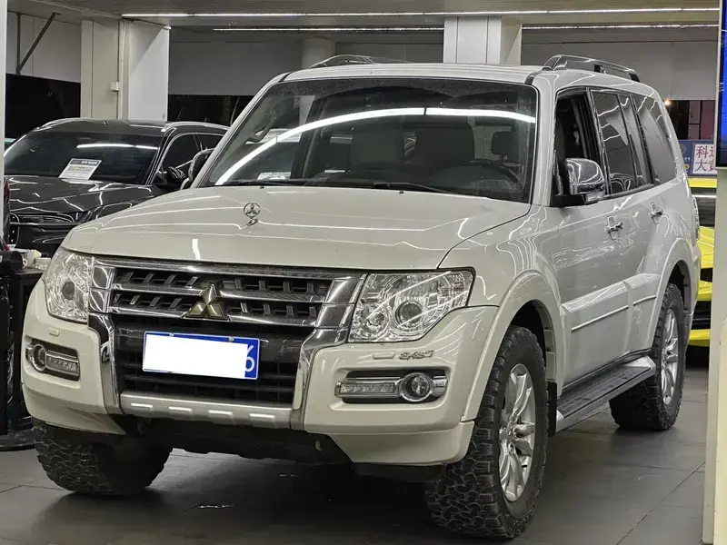 2019 Mitsubishi Pajero с пробегом 108 000 км