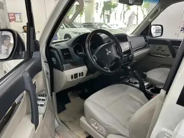 2019 Mitsubishi Pajero с пробегом 108 000 км