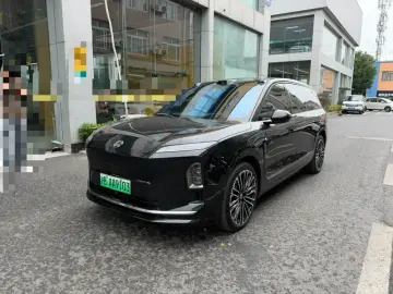 Nio ES8