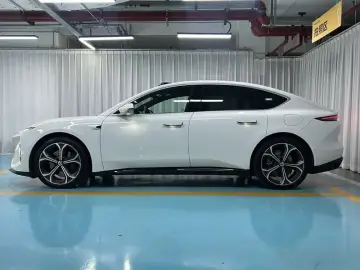 2025 Nio ET5 с пробегом 9 900 км