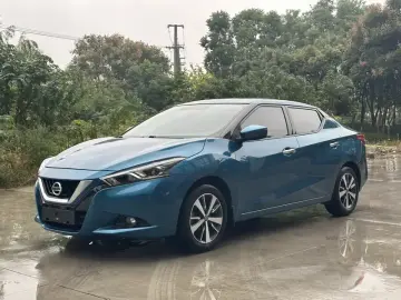 Nissan Lannia