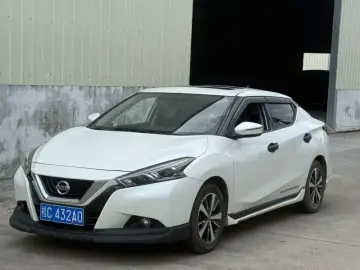 Nissan Lannia