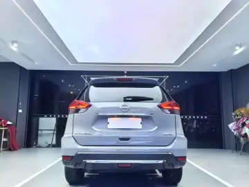 2025 Nissan X-Trail с пробегом 4 800 км