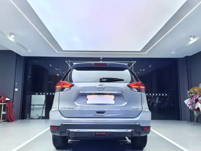 2025 Nissan X-Trail с пробегом 4 800 км