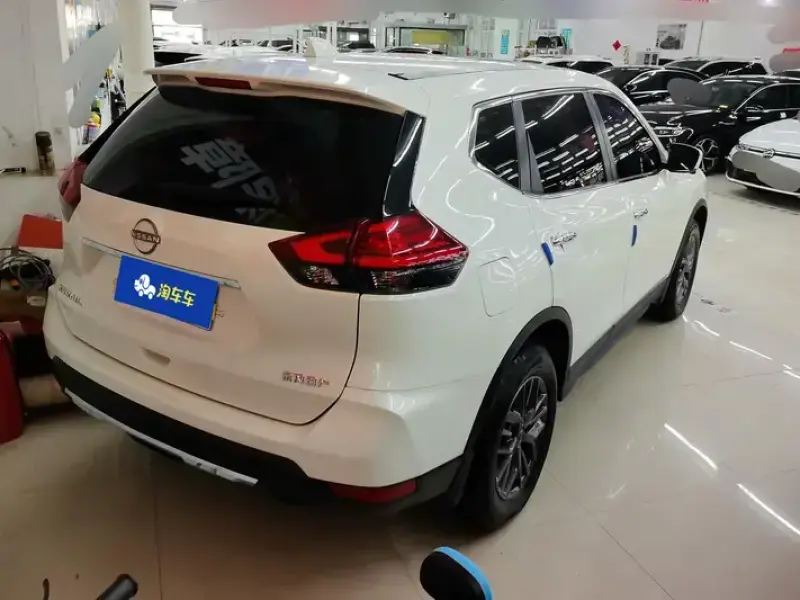 2025 Nissan X-Trail с пробегом 11 000 км