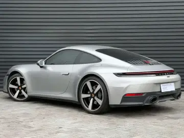 2026 Porsche 911 с пробегом 2 000 км