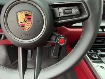 2026 Porsche 911 с пробегом 2 000 км