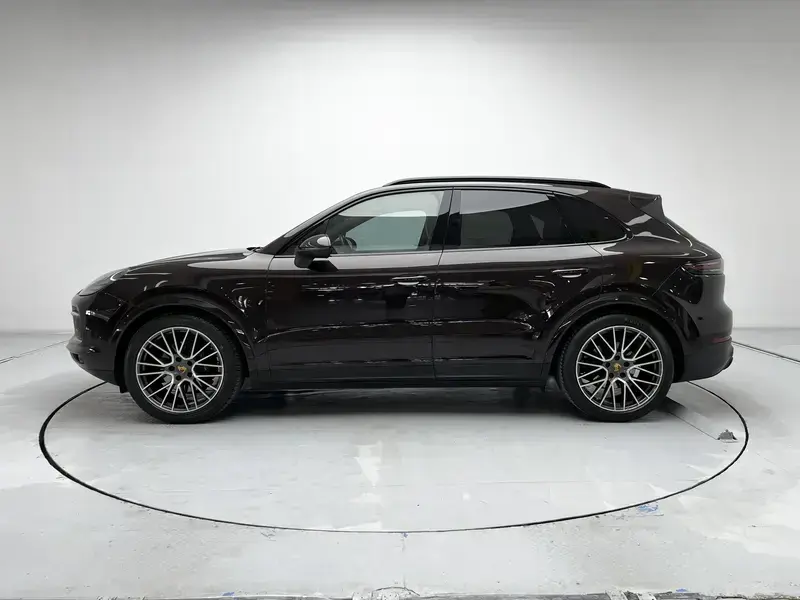2023 Porsche Cayenne с пробегом 129 600 км