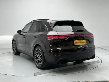 2023 Porsche Cayenne с пробегом 129 600 км