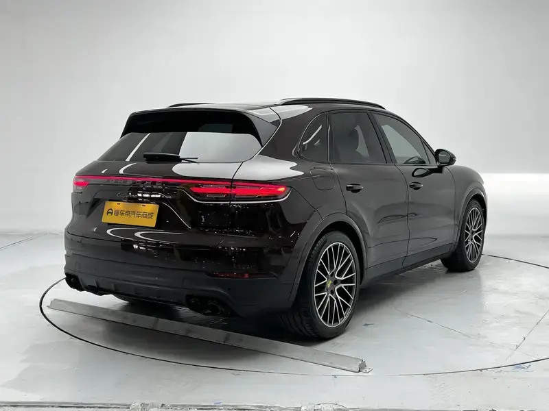 2023 Porsche Cayenne с пробегом 129 600 км