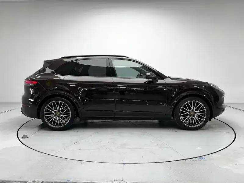 2023 Porsche Cayenne с пробегом 129 600 км