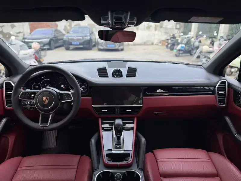 2023 Porsche Cayenne с пробегом 76 000 км