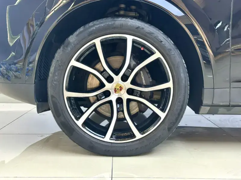 2023 Porsche Cayenne с пробегом 41 000 км