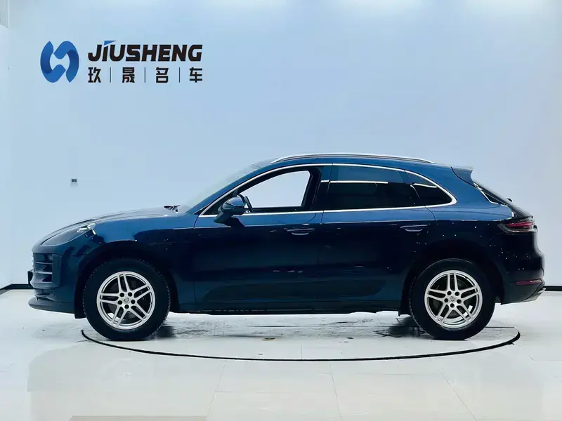 2021 Porsche Macan с пробегом 42 000 км