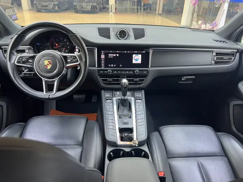 2021 Porsche Macan с пробегом 42 000 км