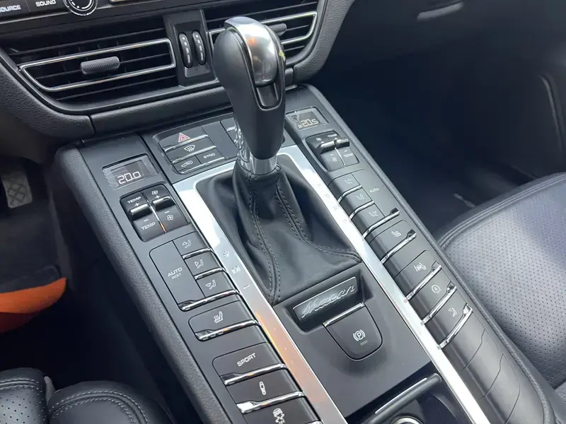 2021 Porsche Macan с пробегом 42 000 км